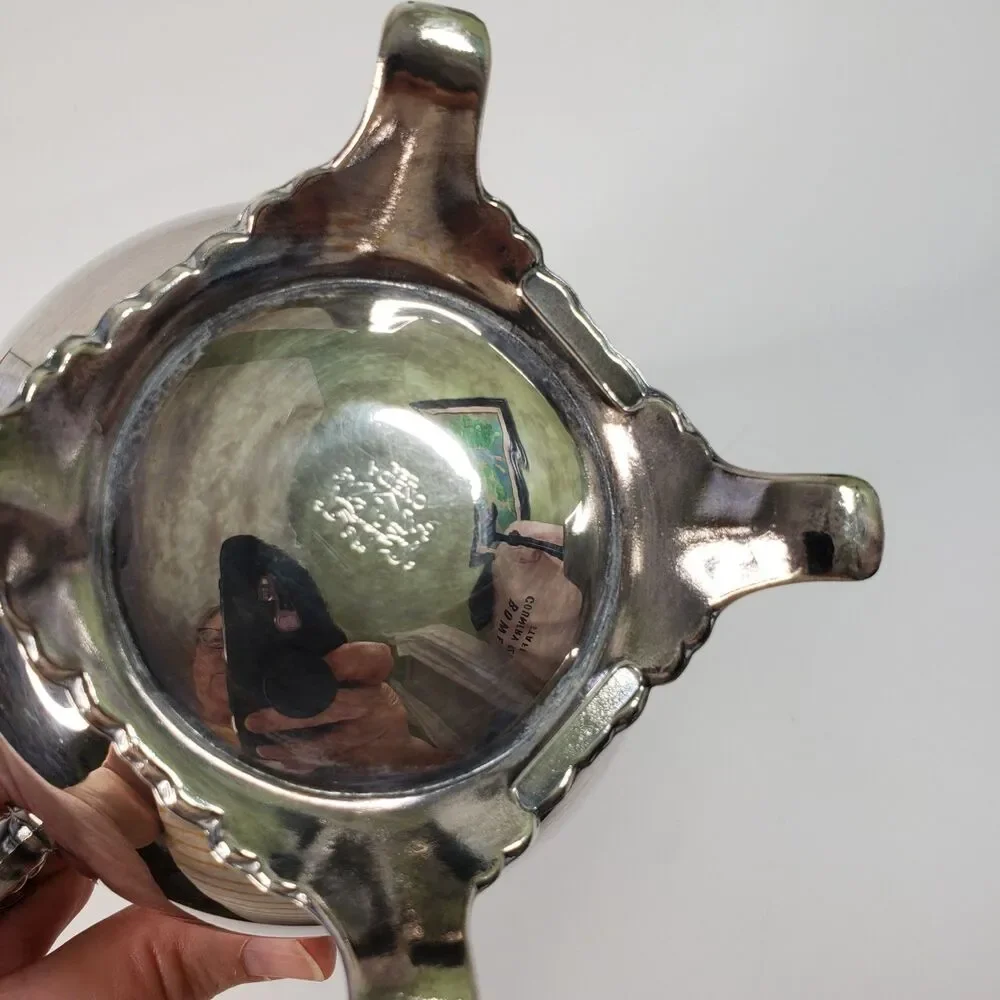 Oneida Silver Du Maurier Silverplate Coffee Pot  8 